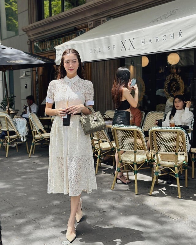Khi kết hợp cùng thắt lưng mảnh, túi xách nhỏ gọn và giày cao gót, tổng thể toát lên nét tinh tế khó chê.