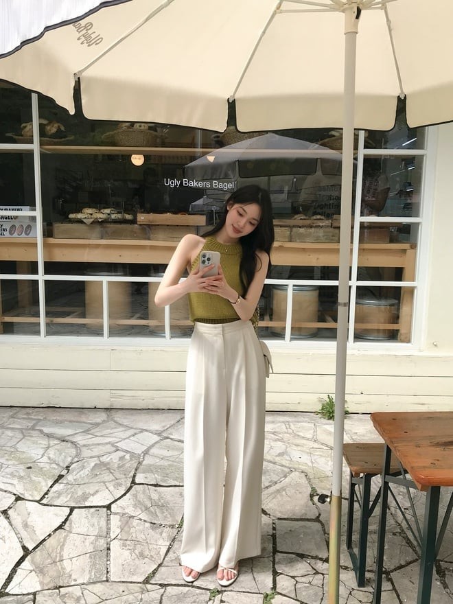 Những sắc màu pastel ngọt ngào như tím lilac, xanh baby, hồng đào sẽ mang đến vẻ nữ tính, trẻ trung