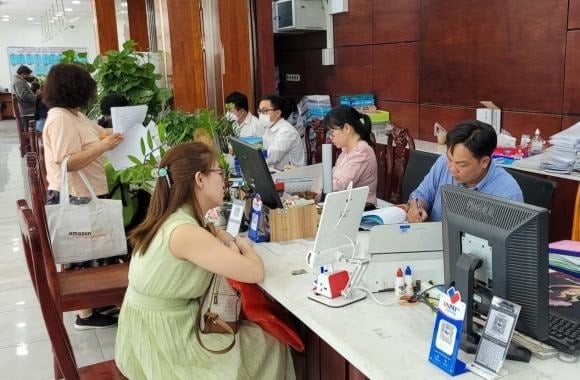 Theo Nghị quyết 268 ngày 3/9, Chính phủ giao Bộ Nội vụ xây dựng đề án tiền lương và phụ cấp cho cán bộ, công chức sau khi tinh gọn bộ máy, trình cấp có thẩm quyền phê duyệt và áp dụng thống nhất trong toàn hệ thống chính trị.


