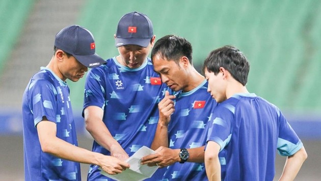 Ban huấn luyện tuyển Việt Nam đón thêm thành viên.
