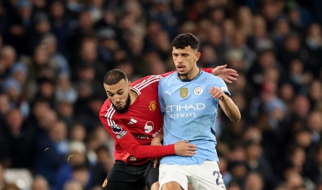 Mazraoui chơi rất hay khi đối đầu Man City mùa trước.