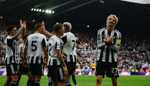 Nick Woltemade ghi bàn trong trận đầu tiên khoác áo Newcastle.
