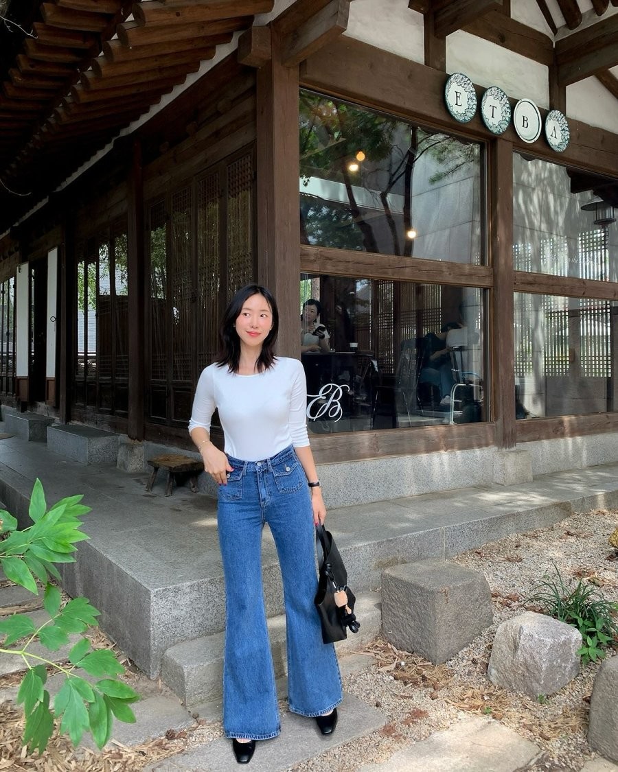 Áo thun tay lỡ lại là lựa chọn hợp lý trong tiết trời se lạnh