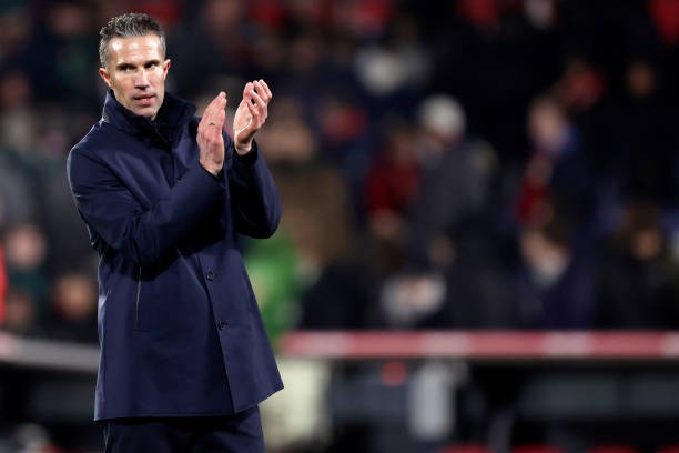 HLV Robin Van Persie giúp Feyenoord bay cao tại Eredivisie.