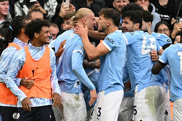 Haaland giúp Man City nhân đôi cách biệt.