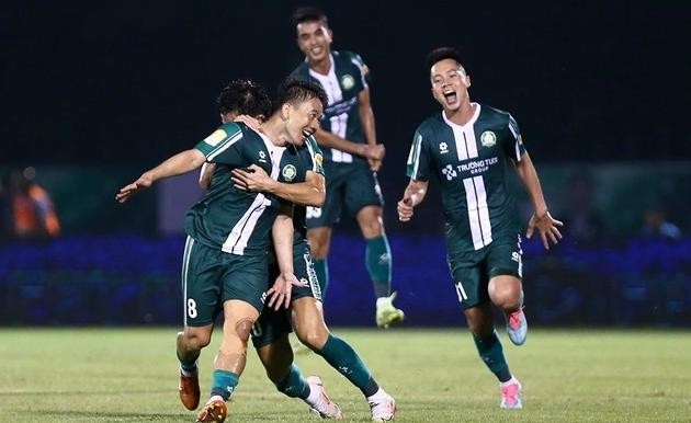 Minh Vương tỏa sáng trong trận đấu với Becamex TP.HCM.