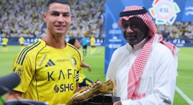 Ronaldo có mùa giải thứ 2 liên tiếp giành giày vàng Saudi Pro League.