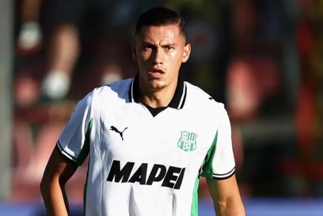 Jay Idzes trong màu áo Sassuolo.