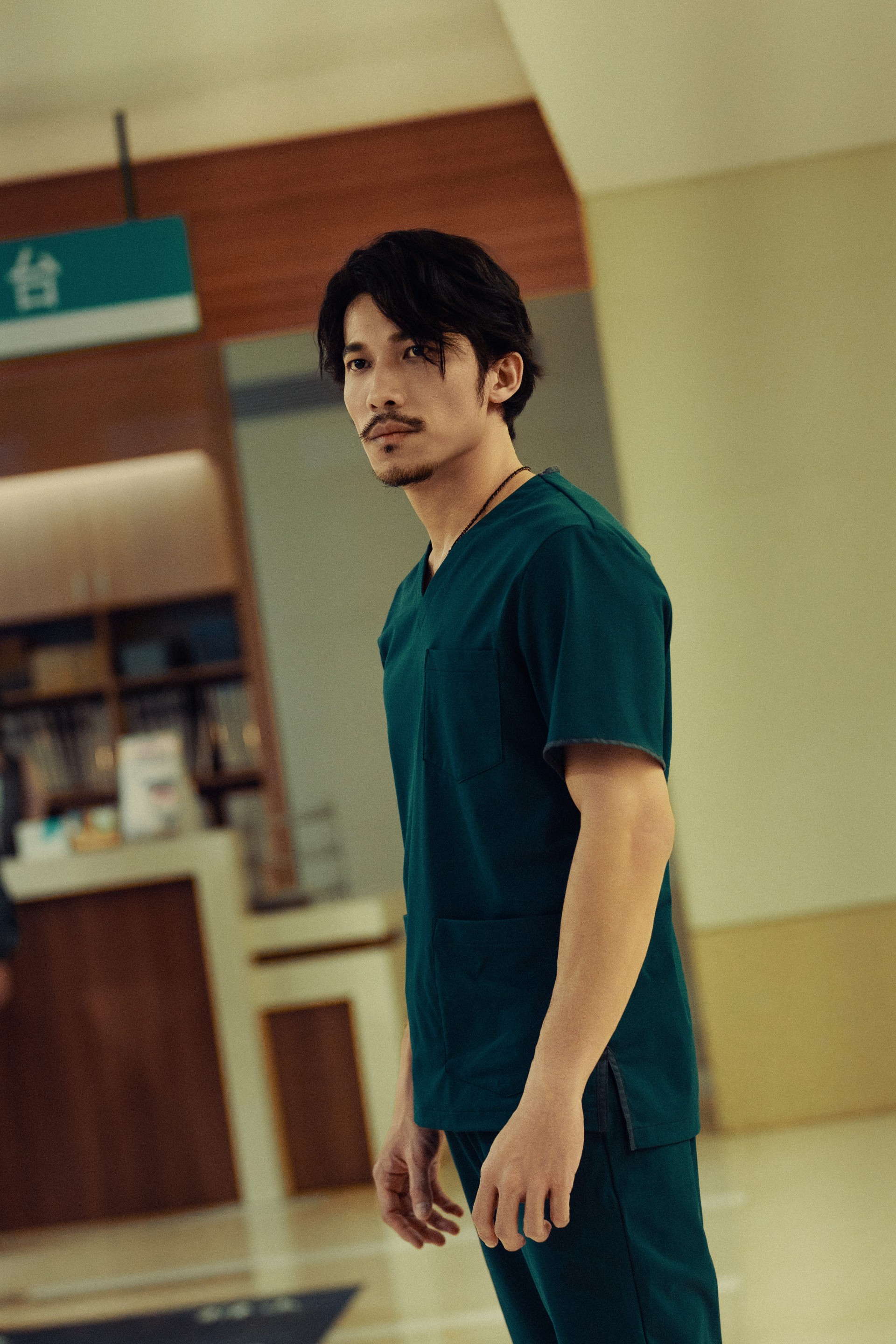 Liên Bỉnh Phát trong vai Bác sĩ Phạm.