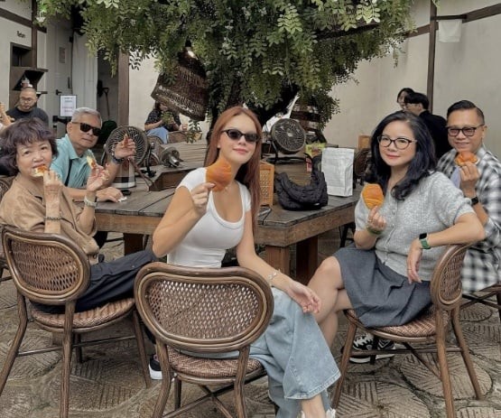Quỳnh Anh chia sẻ hình ảnh đi du lịch cùng gia đình ở Hàn Quốc. 