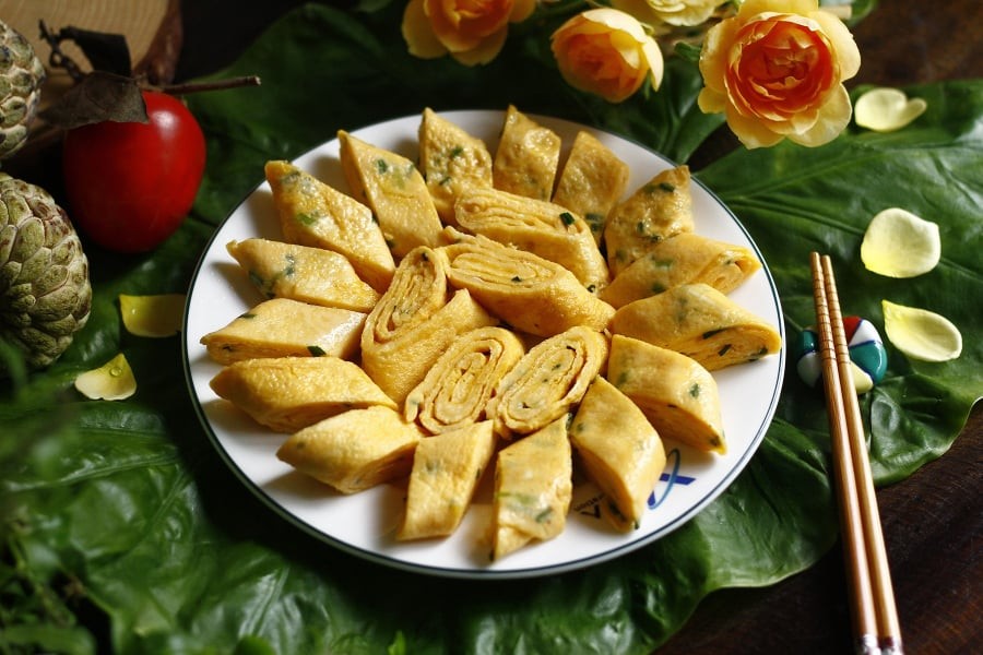 Rán trứng đừng đập ngay vào chảo, thêm 1 thìa này trứng mềm xốp, nở bung gấp đôi