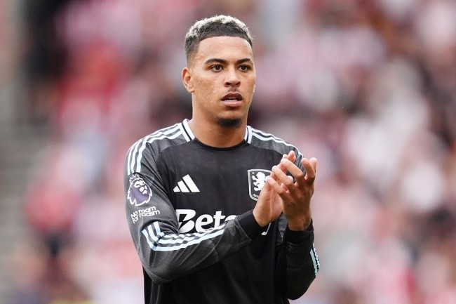 Chelsea theo dõi Morgan Rogers.