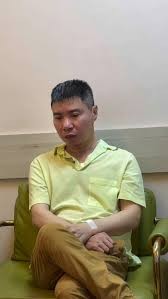 Hé lộ khoảnh khắc NS Công Lý căng thẳng khi ở bệnh viện chờ kết quả