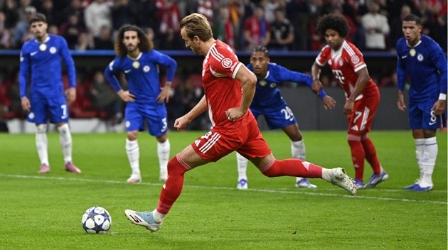 Kane lập cú đúp hạ Chelsea