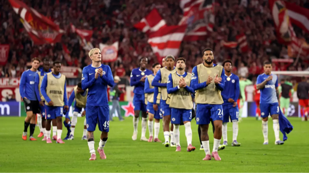 Garnacho bị CĐV Chelsea chê bai sau trận thua Bayern.
