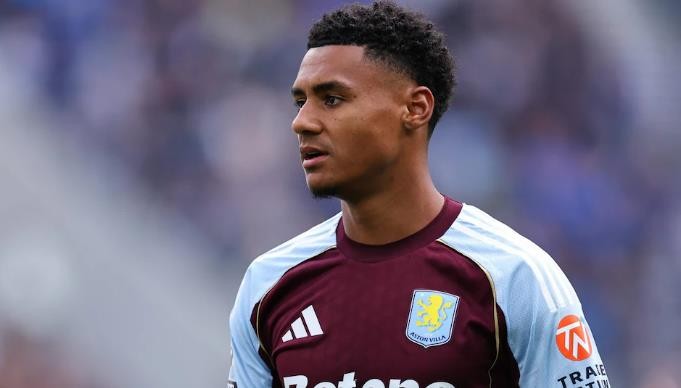  Ollie Watkins vẫn chưa thể ghi bàn mùa này.