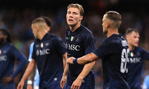 Rasmus Hojlund không có nhiều cơ hội thể hiện ở trận đấu với Manchester City.