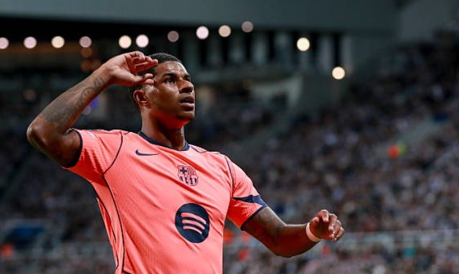 Rashford tỏa sáng mang về 3 điểm cho Barca.