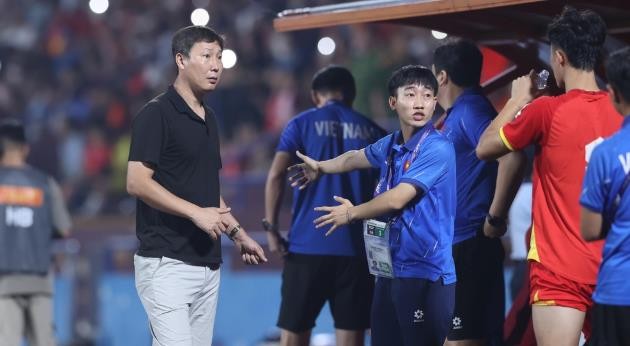 HLV Kim Sang Sik có tự tin dùng các cầu thủ trẻ?