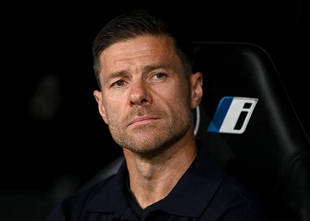 Alonso khéo léo trả lời câu hỏi về Vinicius. 