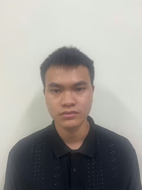 Công an phường Vĩnh Tuy phối hợp cùng Cơ quan CSĐT CATP Hà Nội đã điều tra, xác định Nguyễn Long Vũ có hành vi đánh gây thương tích cho anh Ngô Minh Đ., nhân viên quán cà phê.