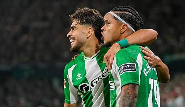 Real Betis dễ dàng đánh bại Real Sociedad trên sân nhà.