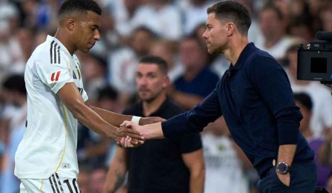 Mbappe và Alonso.