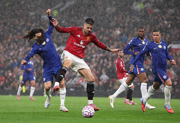 Benjamin Sesko: 6.3 điểm. Tân binh đắt giá của Man Utd vẫn tỏ ra lạc lõng trên hàng công và chưa có được sự kết nối cần thiết với các cầu thủ xung quanh. 