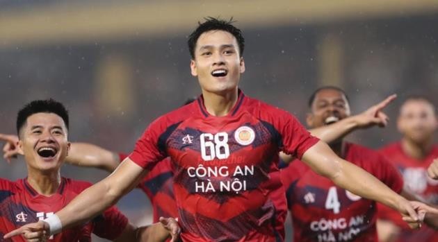 Việt Anh phải nghỉ thi đấu từ 3-4 tuần.