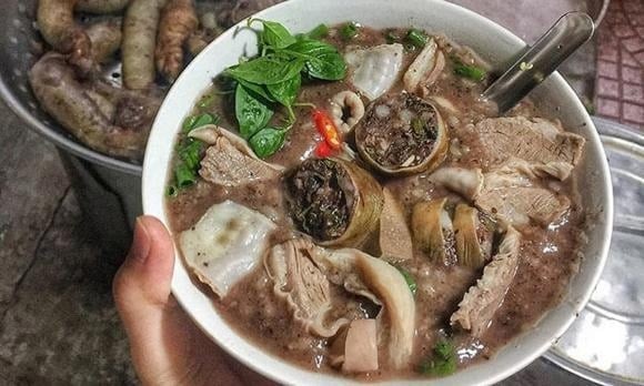 Nhiều người thường chọn cháo cho bữa sáng vì dễ chế biến, mềm và dễ ăn.
