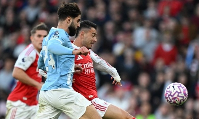 Arsenal hòa 1-1 Man City.