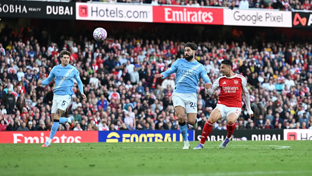 Arsenal hòa Manchester City 1-1 trên sân nhà.