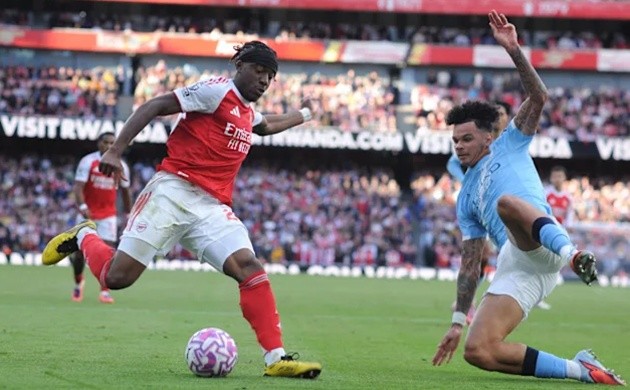 Madueke dính chấn thương trước Man City