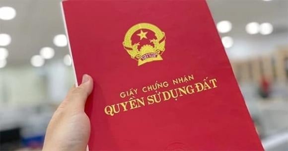 Thông tin chuyển nhượng, tặng cho sẽ được ghi bổ sung tại trang 3 hoặc trang 4 của sổ.