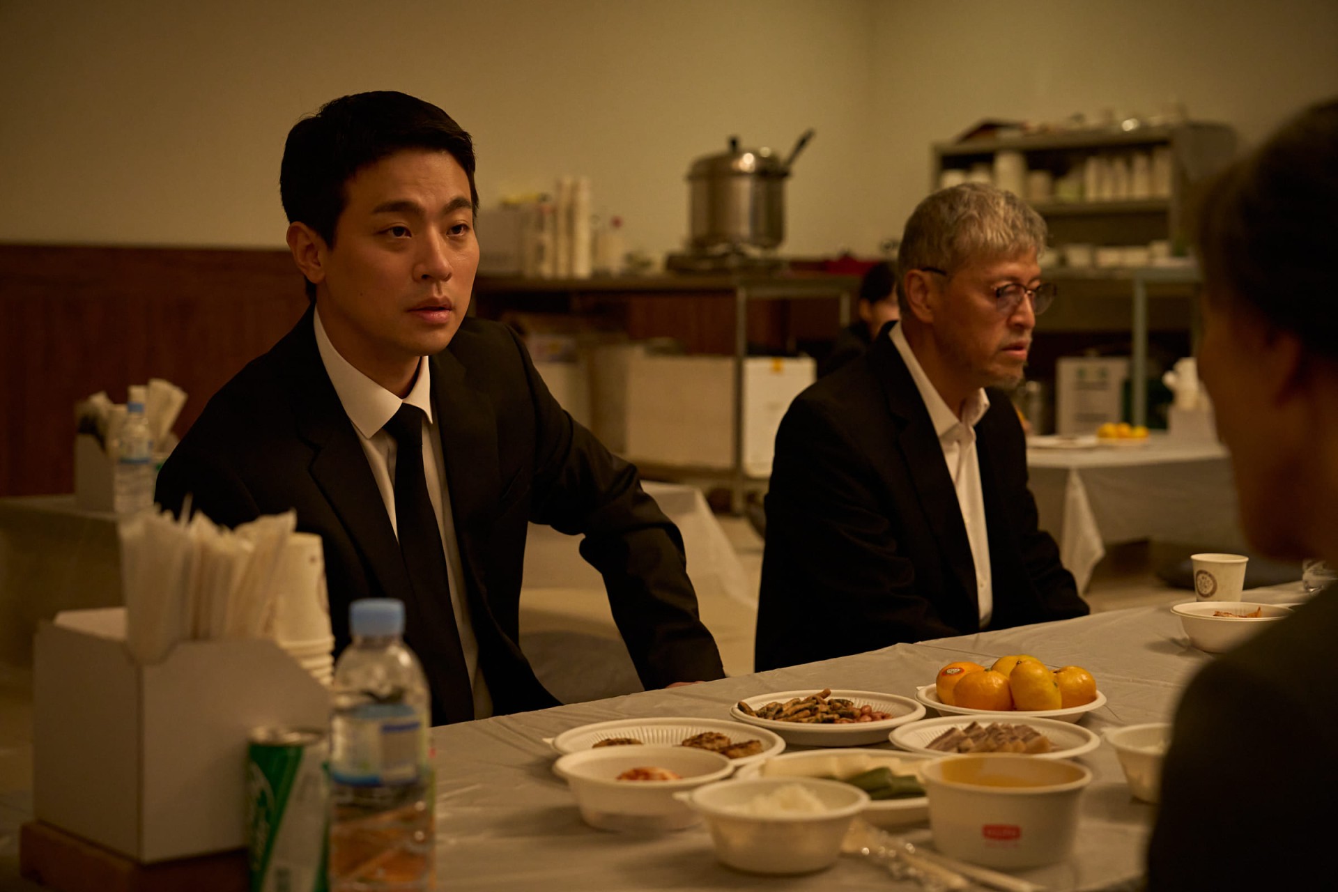 Park Jeong-min và Kwon Hae-hyo.