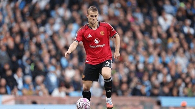 Rio Ferdinand hết mực ca ngợi De Ligt.