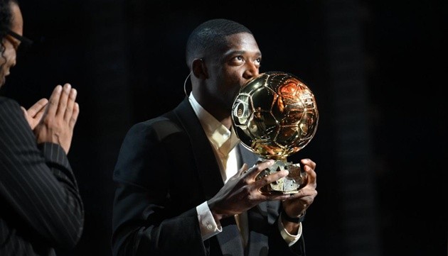 Dembele giành Quả bóng vàng theo cách thuyết phục