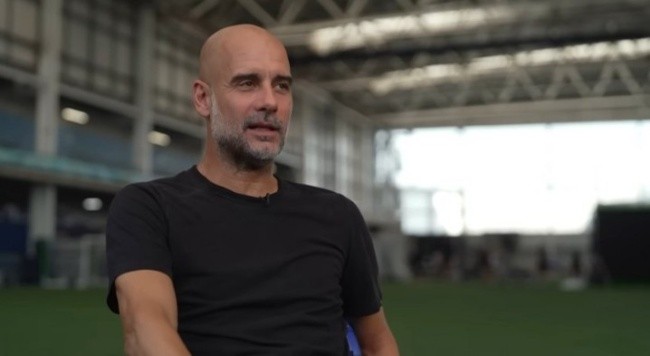 Pep thay đổi lối chơi của Man City.