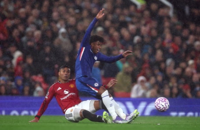 Anh khiến Man United mất người.