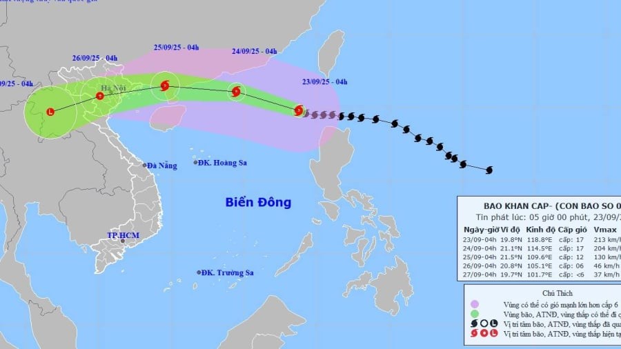 Dự báo đến 16h cùng ngày, bão sẽ tiến vào vùng biển phía đông bắc Biển Đông, vẫn giữ cường độ cấp 17, giật trên cấp 17. 