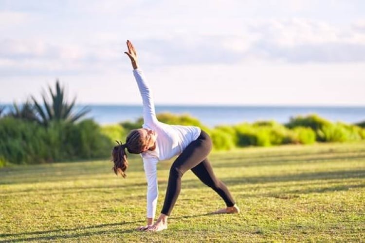  Tư thế Tam giác (Trikonasana)