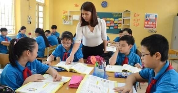Ngoài ra, Bộ Chính trị cũng chỉ đạo bảo đảm chi ngân sách cho giáo dục và đào tạo đạt tối thiểu 20% tổng chi, trong đó đầu tư ít nhất 5%, giáo dục đại học tối thiểu 3%.