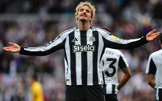 Woltemade là tân binh rất được kỳ vọng của Newcastle.