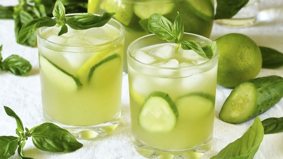 Đây là loại detox mát lành, dễ uống, vừa hỗ trợ làm sạch gan, vừa giúp da sáng mịn. 