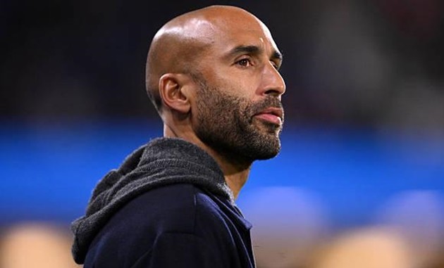 Lee Grant khen ngợi học trò dù thua Manchester City