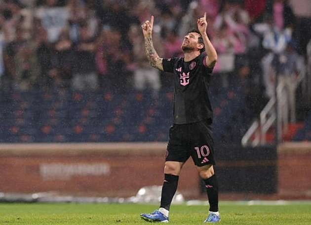 Messi lập cú đúp, giúp đội nhà chắc suất đá 