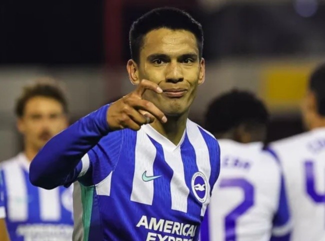  Diego Gomez của Brighton.