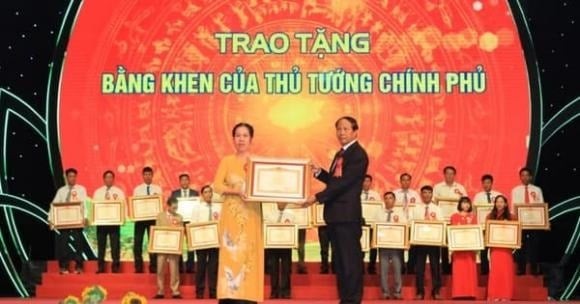 Biên bản xét khen thưởng của Hội đồng Thi đua – Khen thưởng của bộ, ban, ngành, tỉnh;

