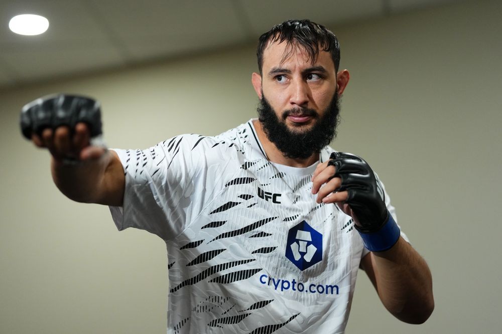 Dominick Reyes trong một trận đấu UFC
