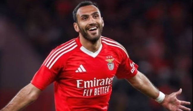 Vangelis Pavlidis ghi 2 bàn cho Benfica.